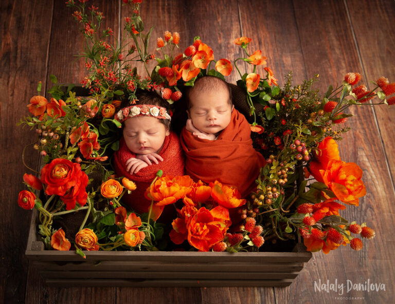 5 Adorable Newborn Twin Poses | Washington DC Newborn Photographer