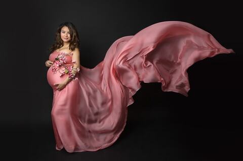 maternity photography by Nataly Danilova